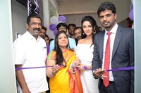 Priya Sree launches Naturals Salon at Mehdipatnam